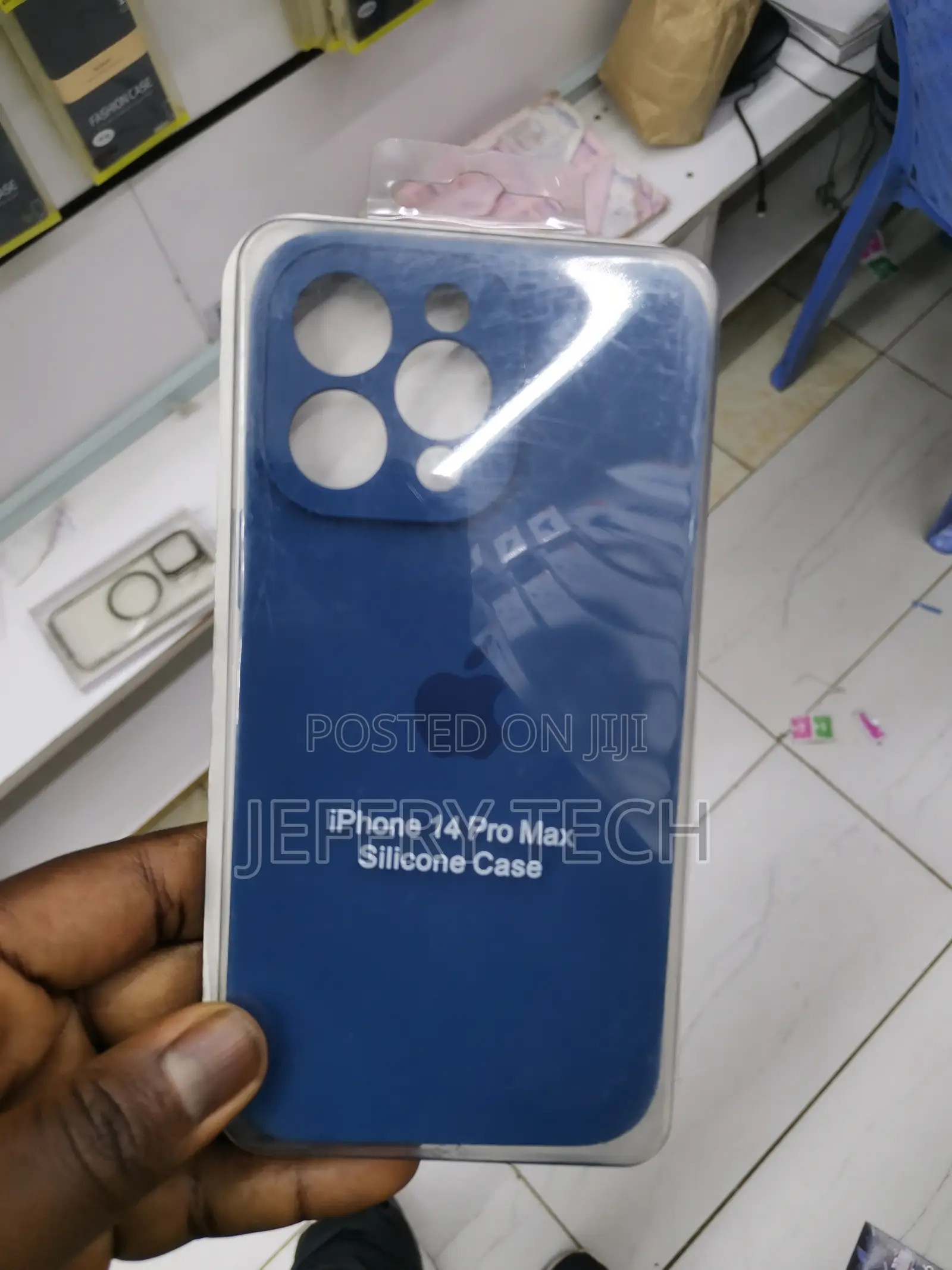 Elago iPhone 14 Pro Max Liquid Silicone Case Soft Microfiber