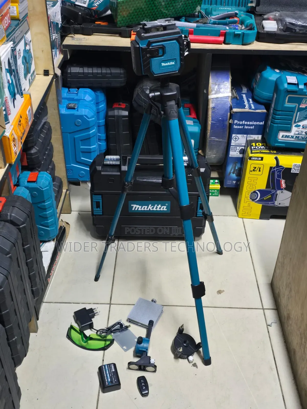 Makita Lesser Level.
2 Batteries 
With 1.2m Lesser Stand