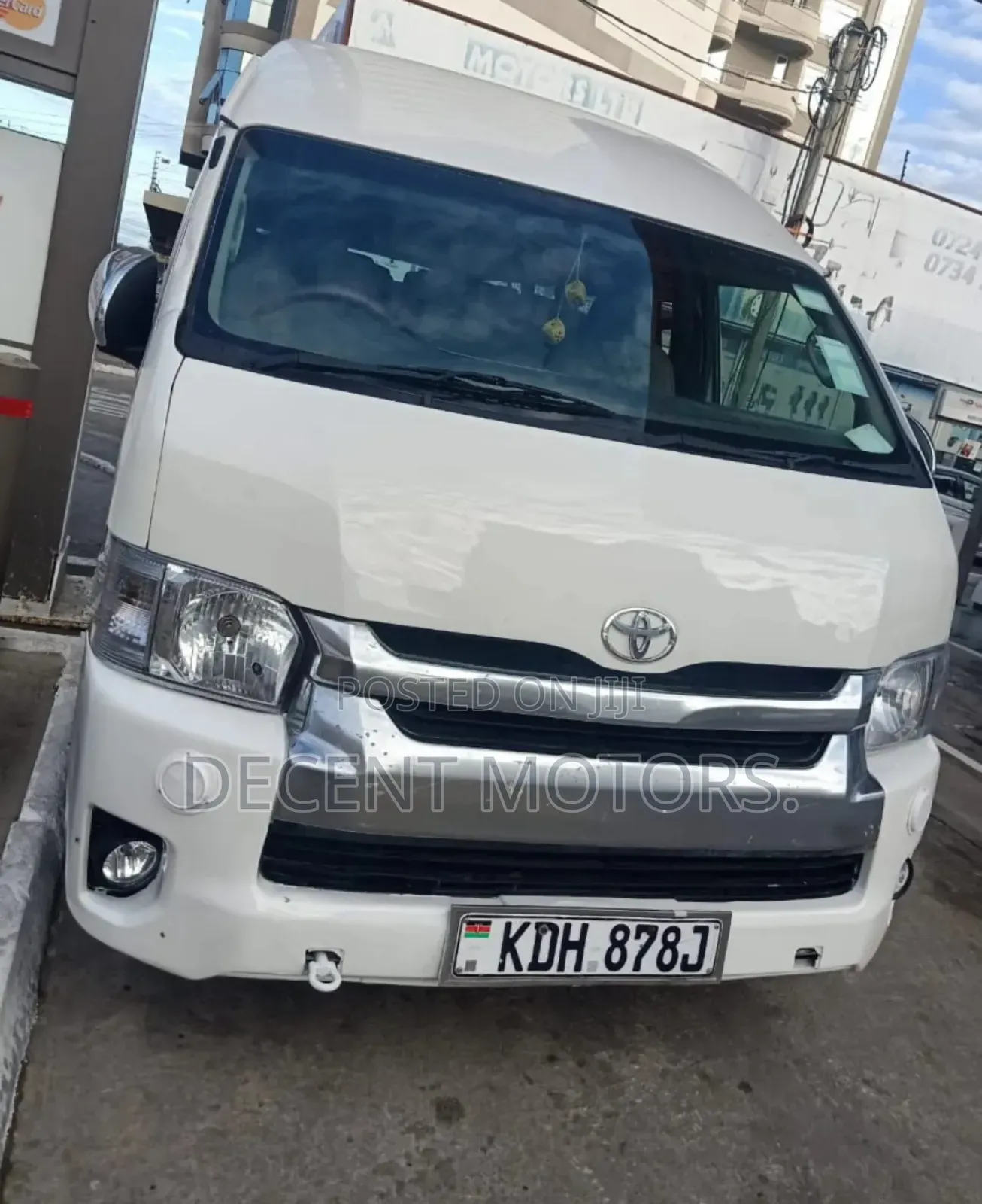 Toyota HiAce 2015 White