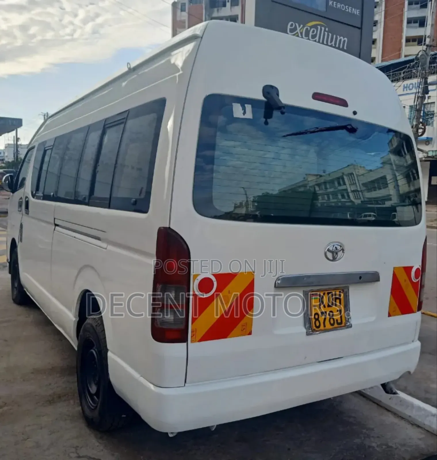 Toyota HiAce 2015 White