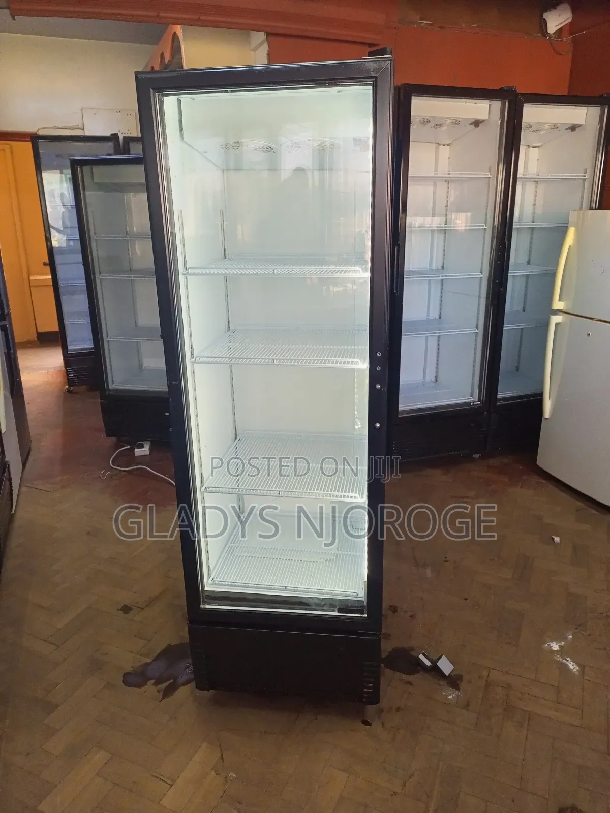 Medium Neat/ Smart Display Fridge 400l