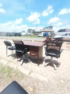 Elegant 1m Wooden Office Desk With Mesh Chair Hb5fw