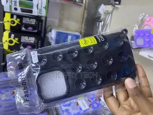iPhone 15 Pro Max Octobuddy Sticky Suction Silicone Case