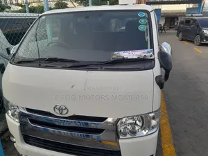 Toyota Grand HiAce 2018 White