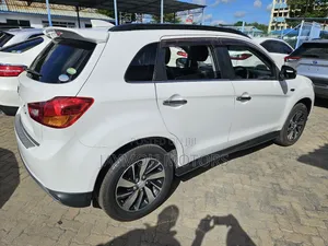 Mitsubishi RVR 2018 White
