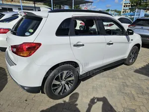 Mitsubishi RVR 2018 White