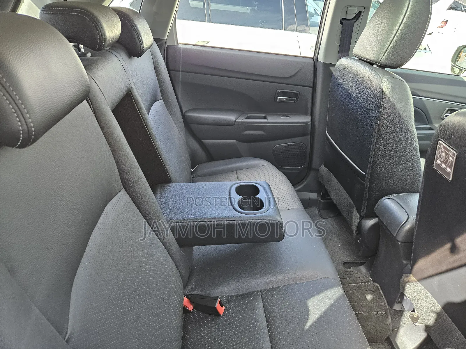 Mitsubishi RVR 2018 White