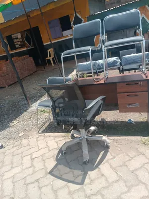 Unique 1m Lockable Office Desk With Mesh Chair Fw5bf