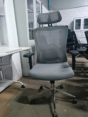 Elegant High Back Office Chair With Headrest Qw9jm
