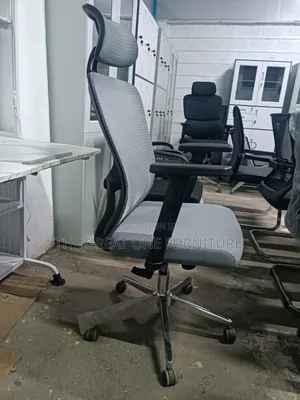 Gray Swivel High Back Office Chair With Headrest Fv6td