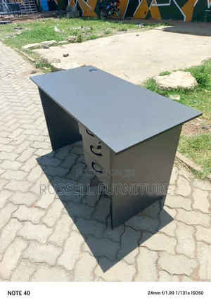 Well Furnished Grey Study Table