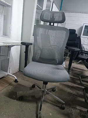 Adjustable Gray Mesh Office Chair With Headrest Jk6tx