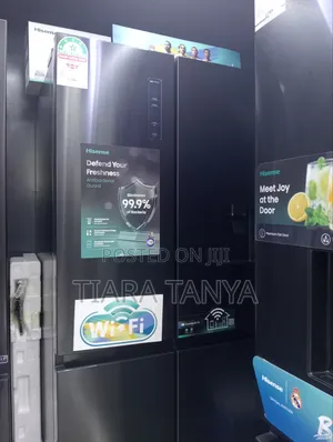 Hisense 668 Litres No Frost Side by Side Fridge Black