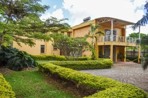 5bdrm Maisonette in Nairobi Central for sale