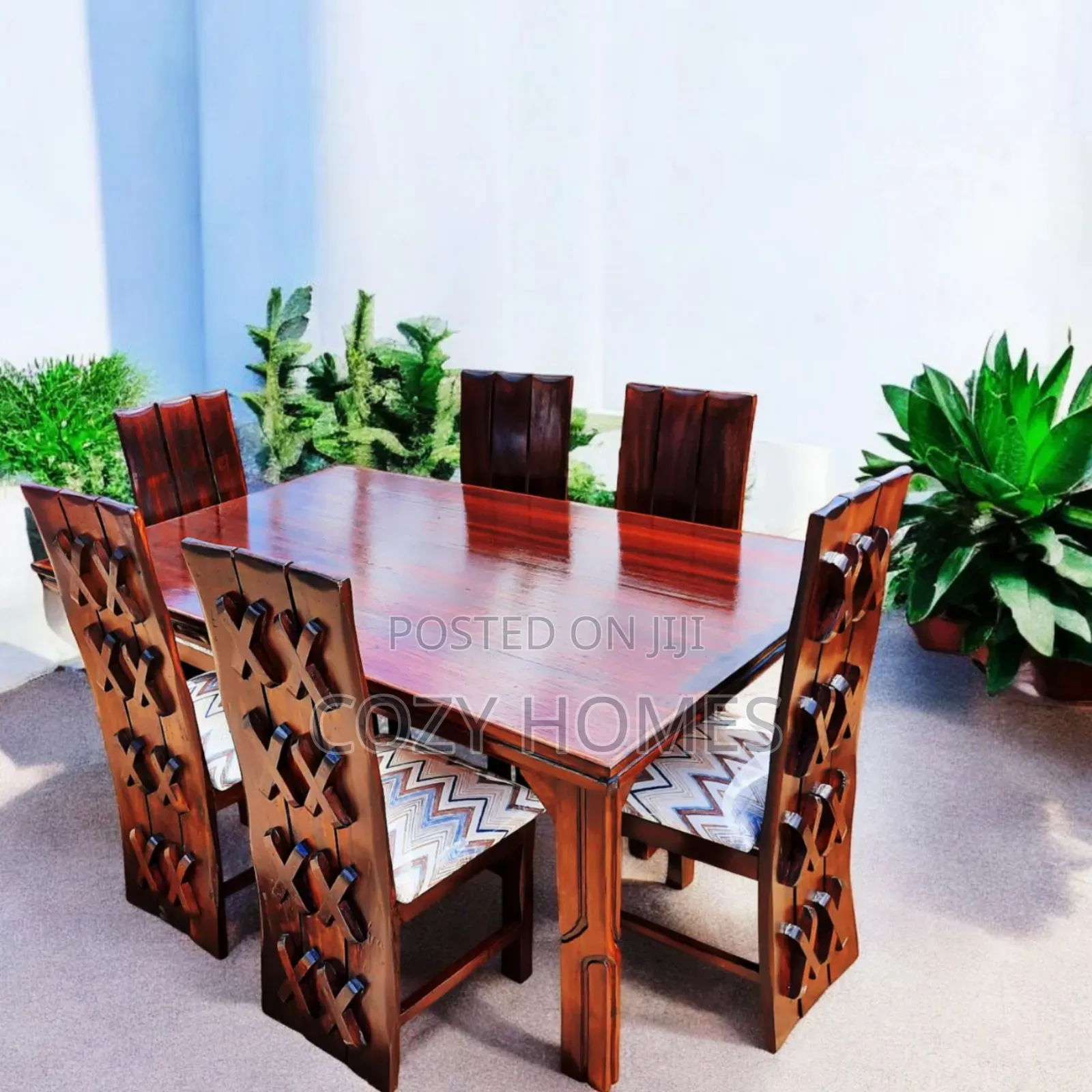 Dining Set, Comfy 6 Seater Dining Set With a Proper Finish
