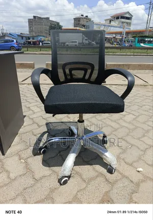 Office Mesh Chair With Armrest