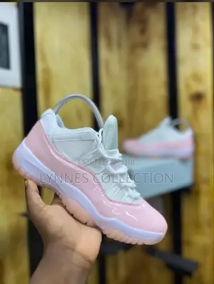 Air Jordan 11 Low Cut Pink