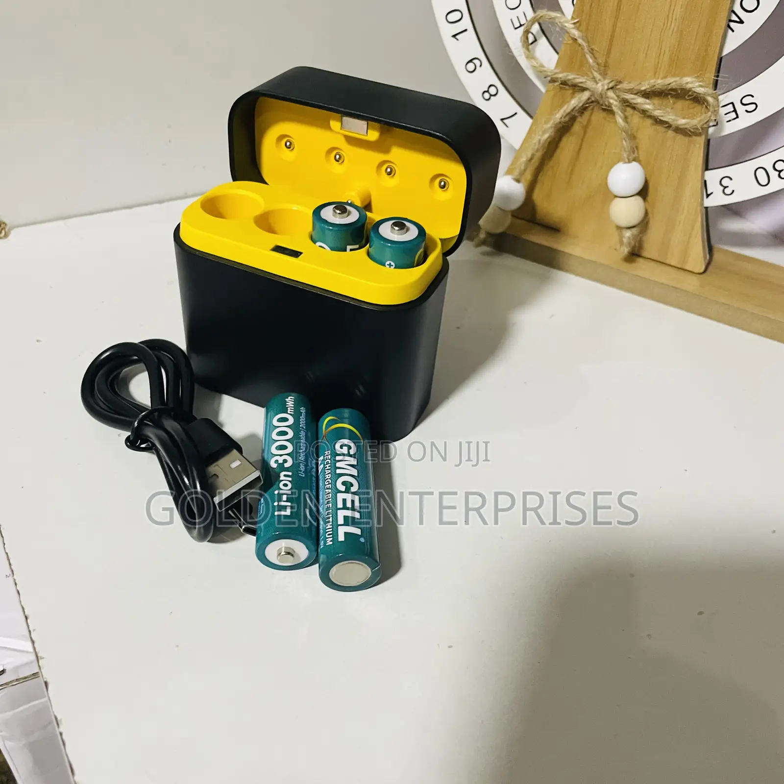 Gmcell Rechargeable Lithium Batteries + Charging Pod