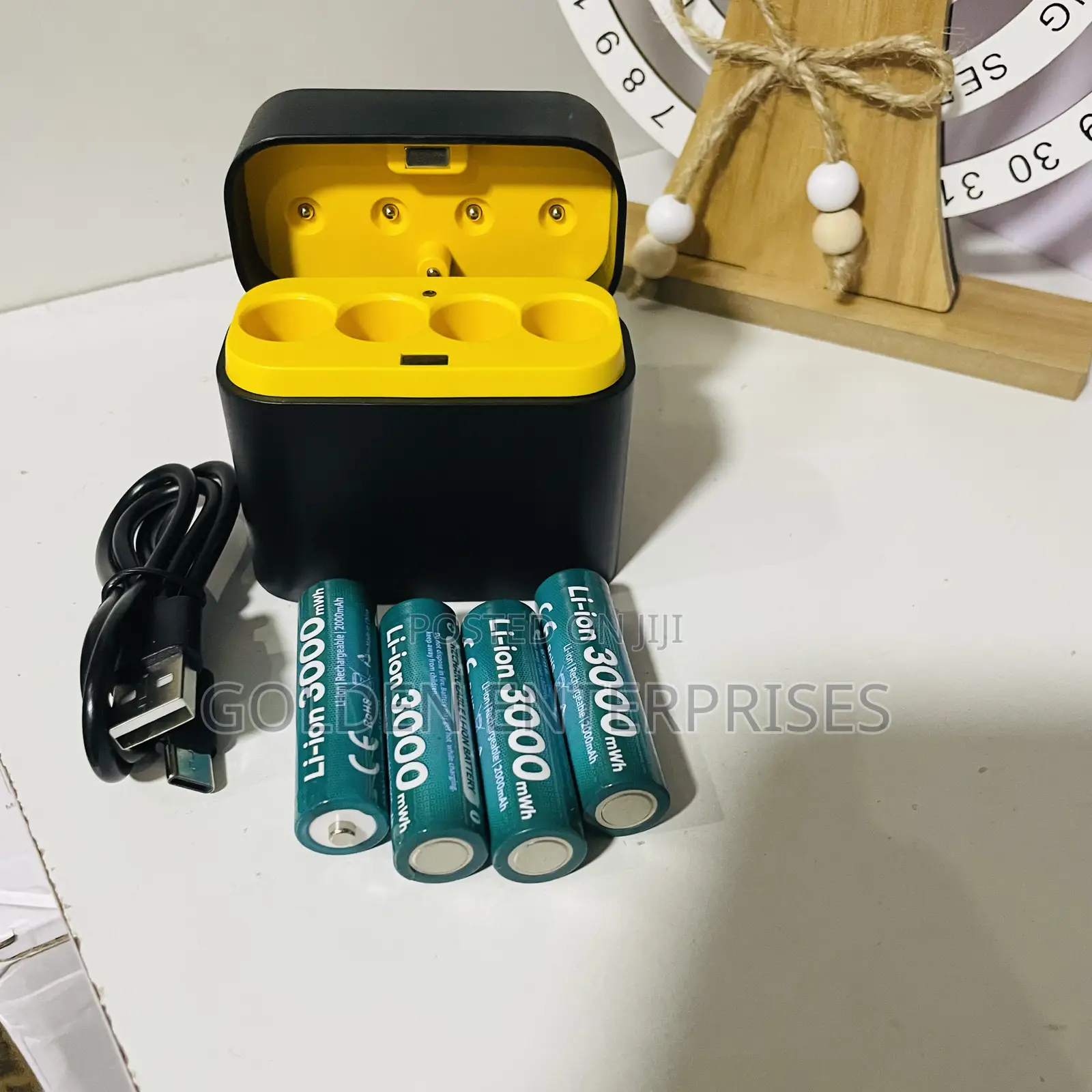 Aa Li-Ion Rechargeable Batteries + Charging Pod