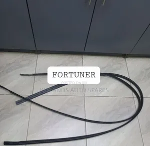 Toyota Fortuner Roof Moulding