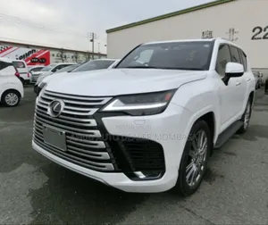 Lexus LX 2022 White