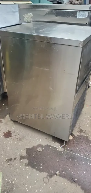 Commercial Ice Maker