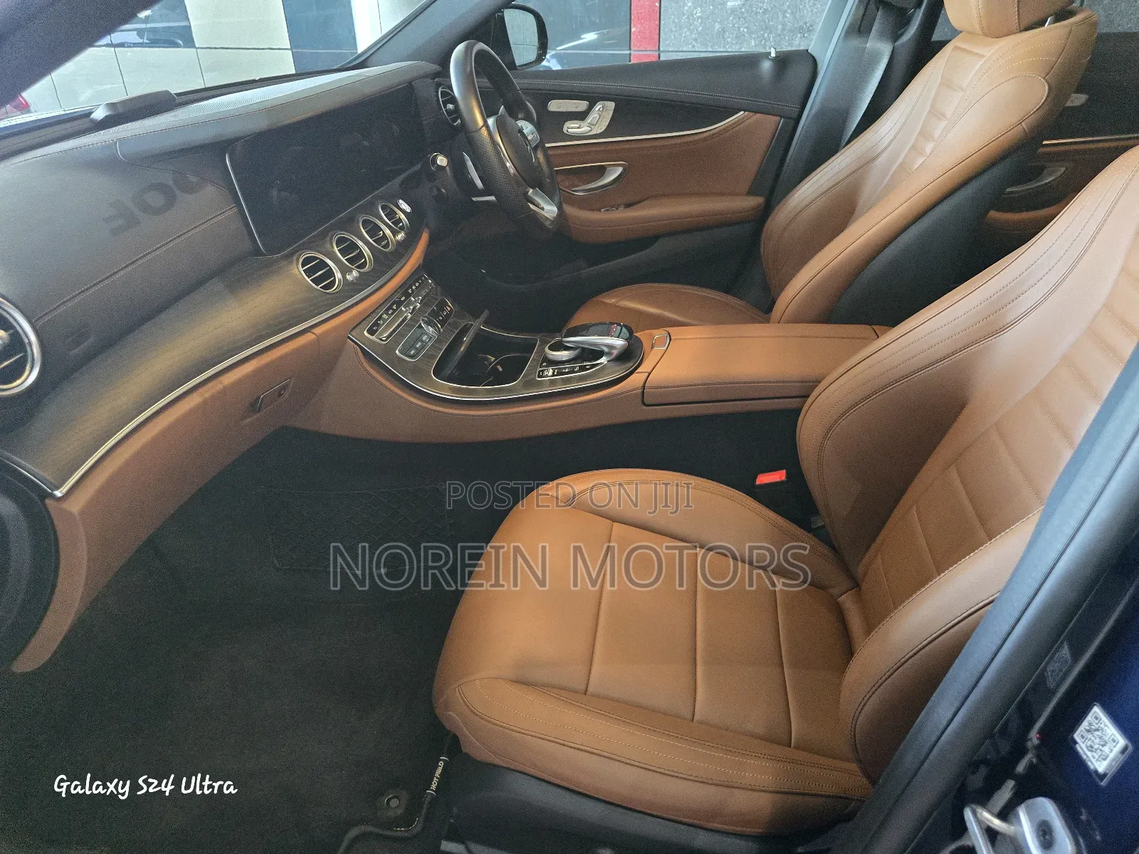 Mercedes-Benz E300 2019 Blue