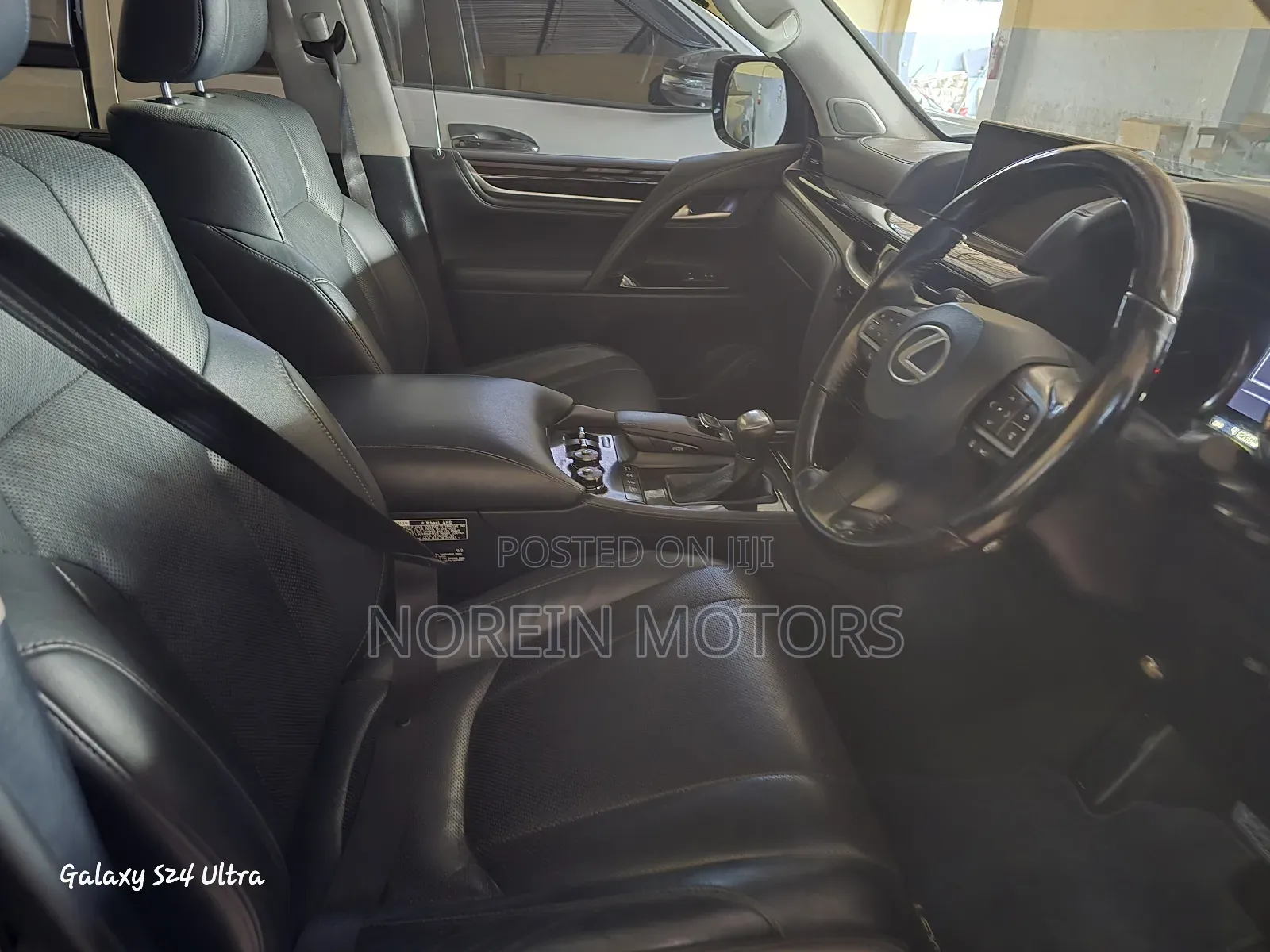Lexus LX 2018 Black