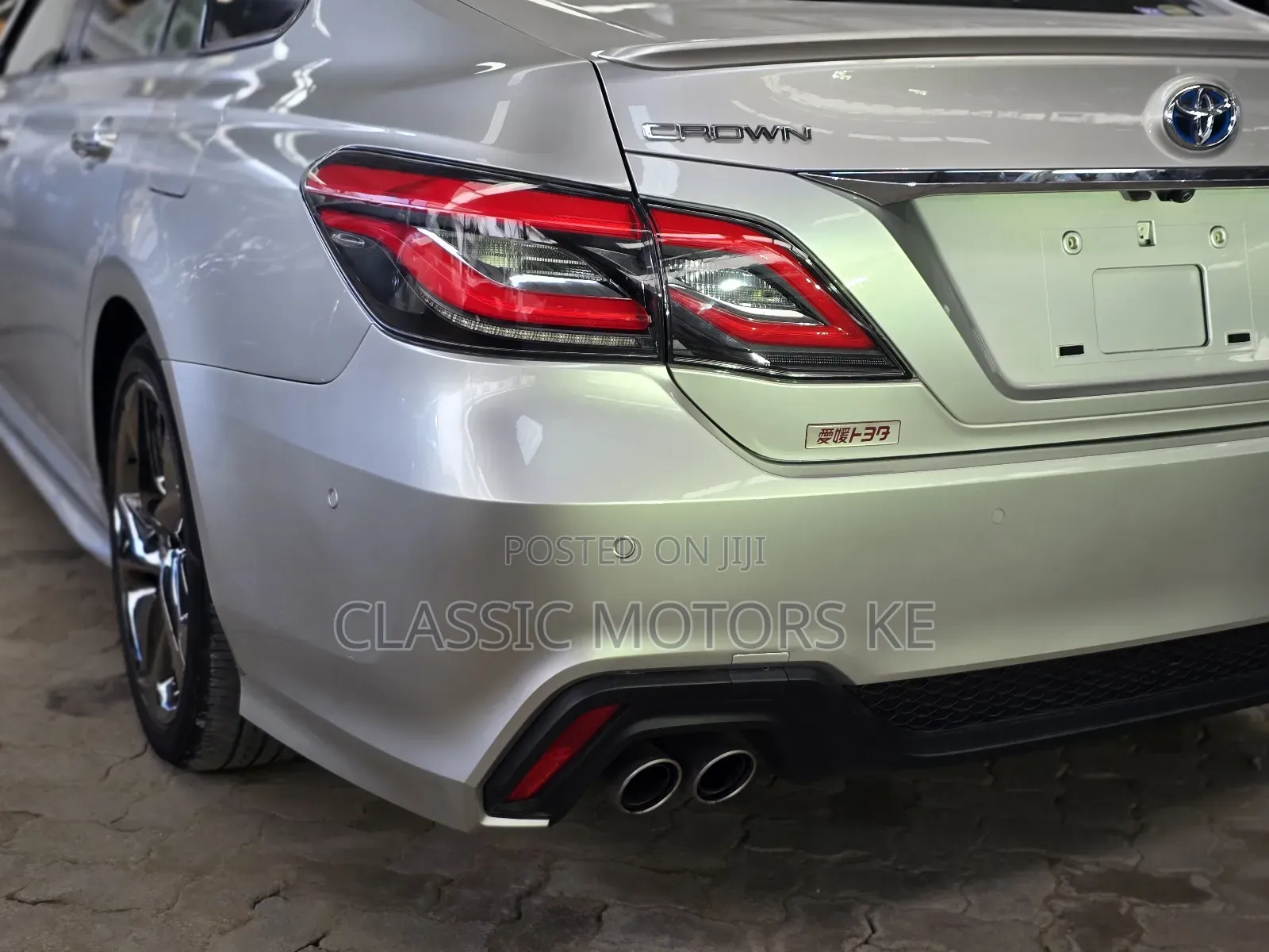 Toyota Crown 2018 Silver