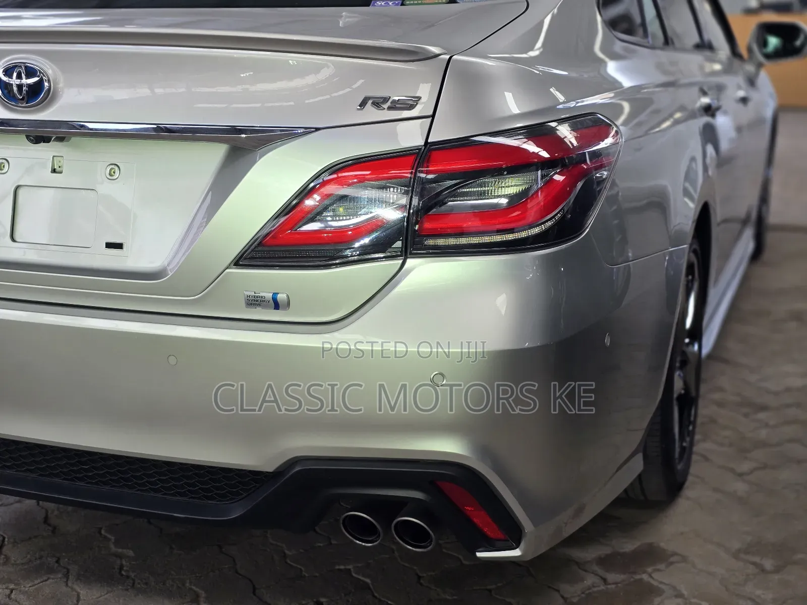 Toyota Crown 2018 Silver