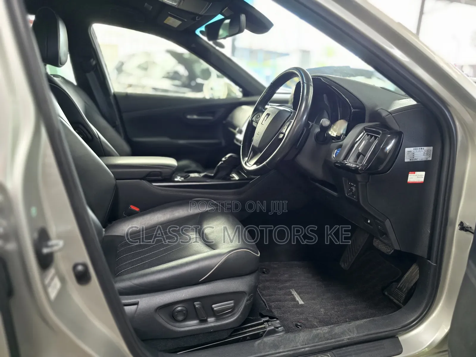 Toyota Crown 2018 Silver