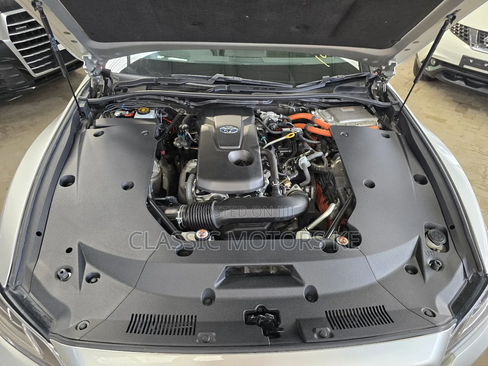 Toyota Crown 2018 Silver
