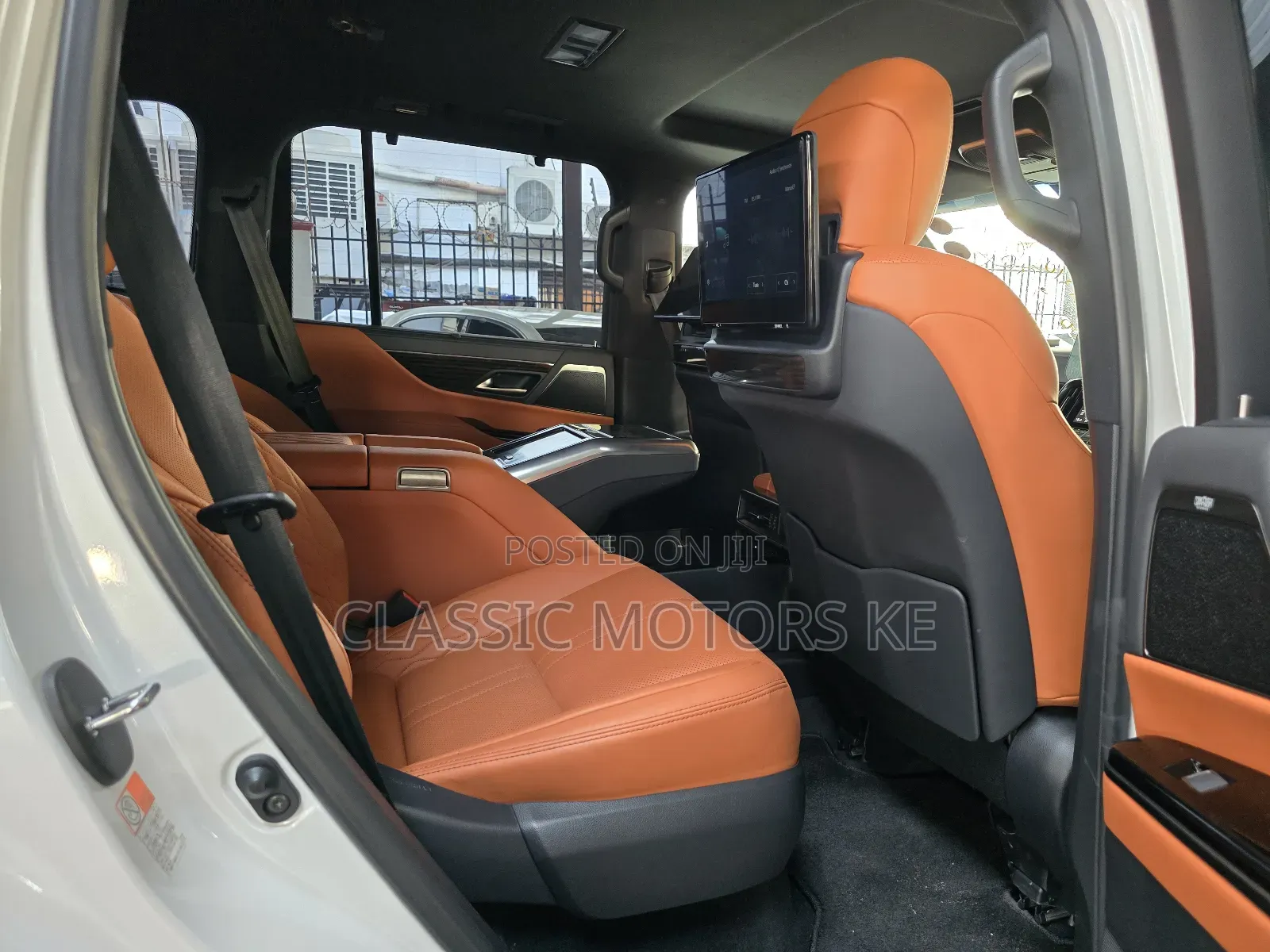 Lexus LX 2024 White