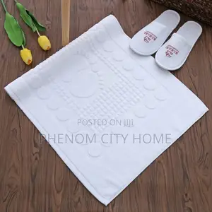Fancy Pure White Cotton Bathroom Floor Mat