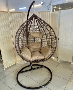 Hanging Chair:Hanging Nest-Style Outdoor Lounge Chair