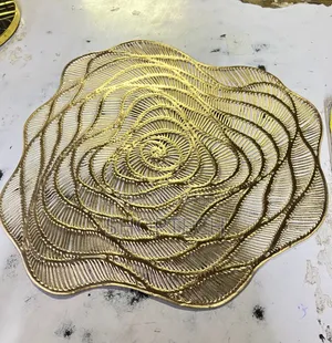 6 PCS Wooven PVC Table Mat Gold