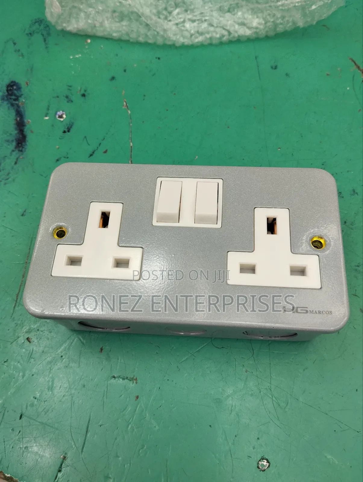 Metallic Twin Socket Unique Mts4c