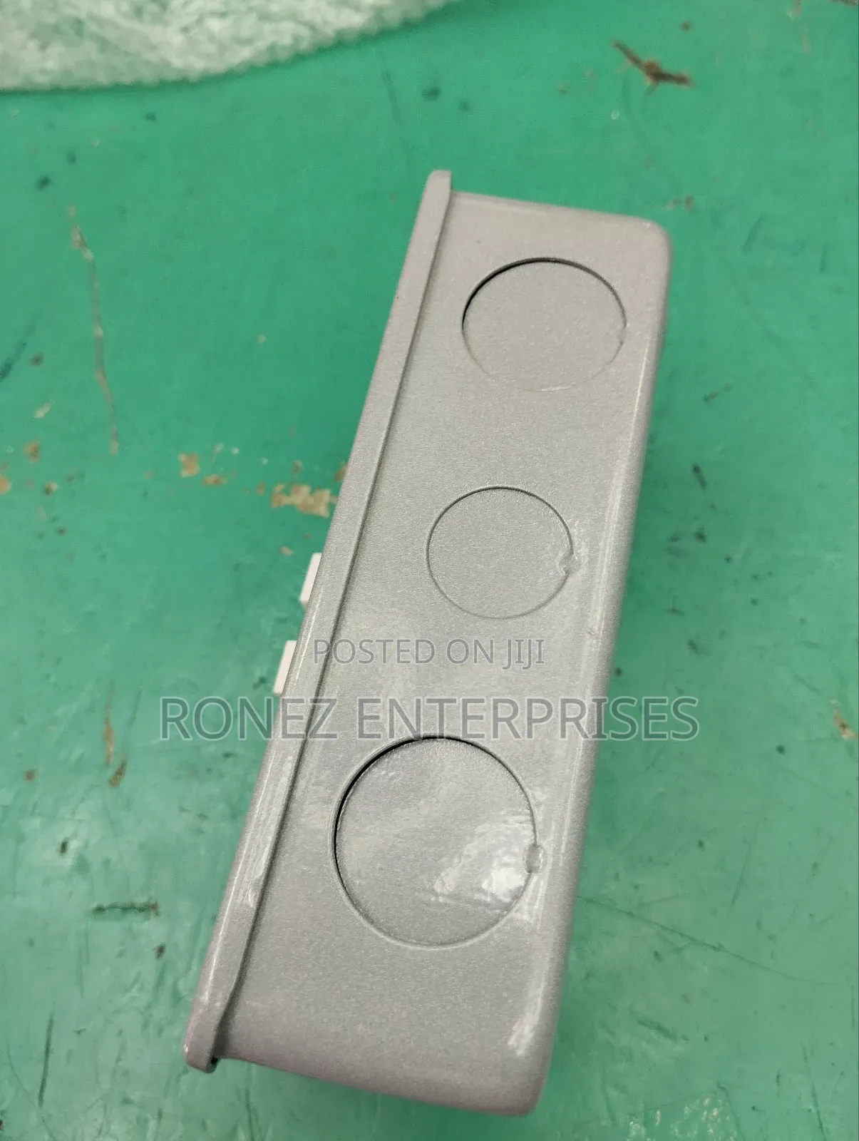 Metallic Twin Socket Unique Mts4c