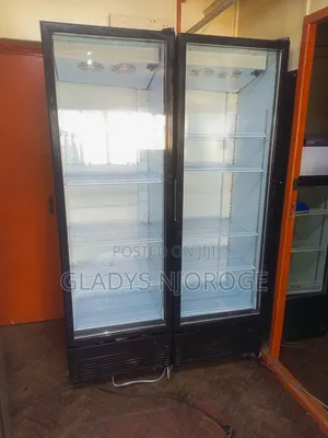 Showcase Chiller Almost New
