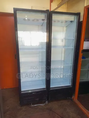 Showcase Chiller Almost New