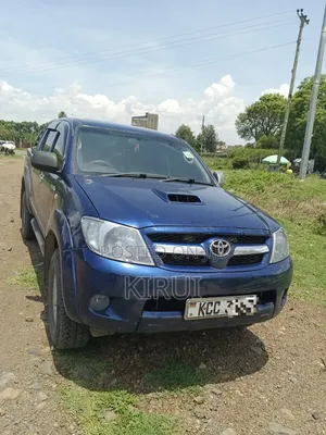 Toyota Hilux 2010 Blue