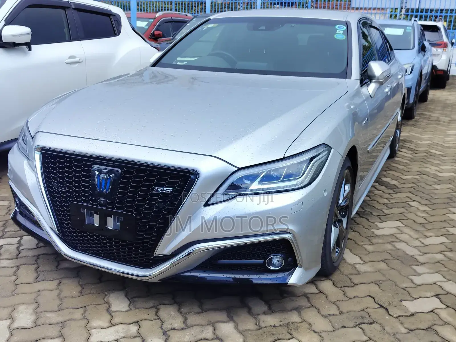 Toyota Crown 2018 Silver
