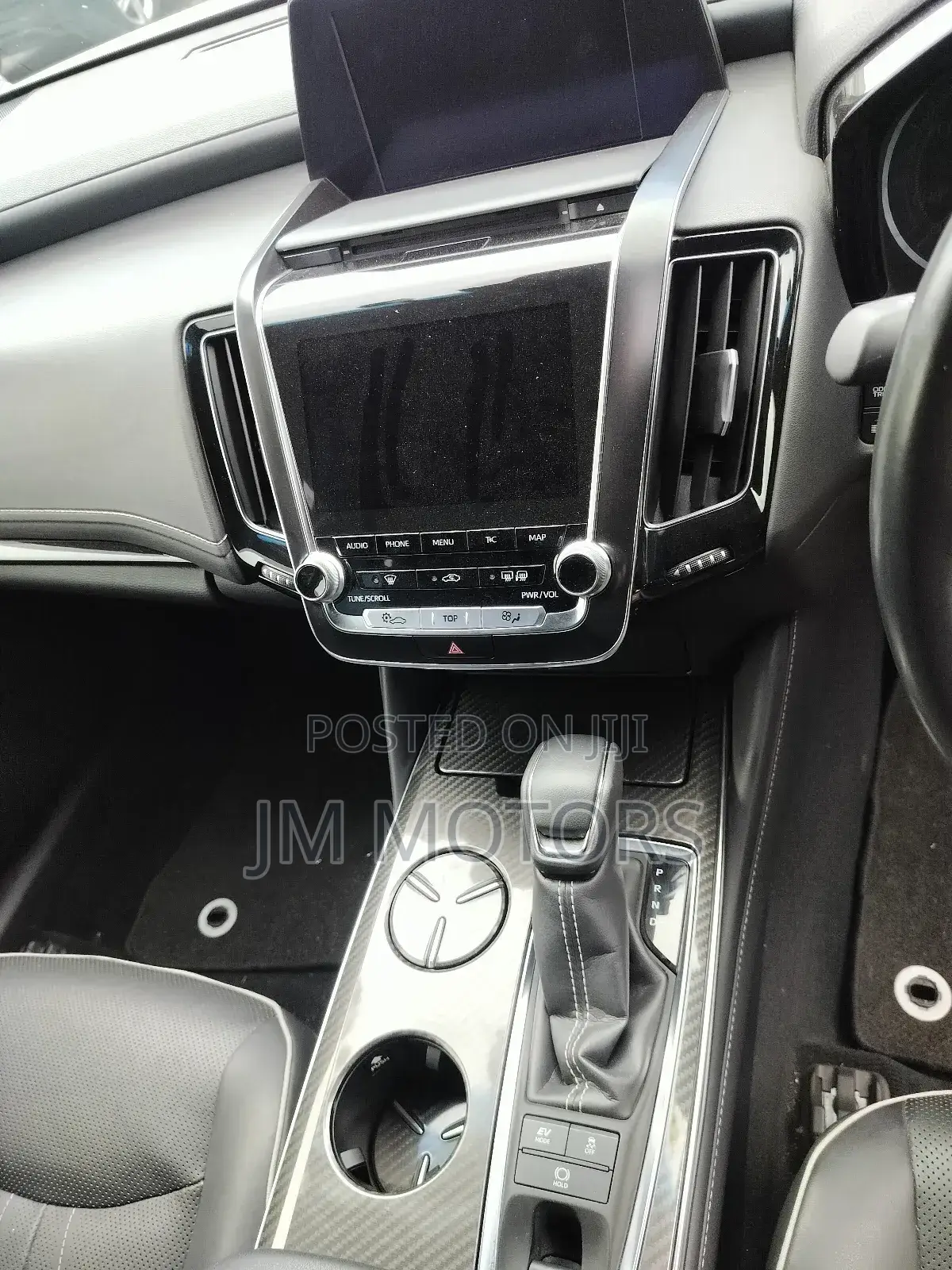 Toyota Crown 2018 Silver