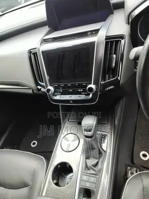 Toyota Crown 2018 Silver