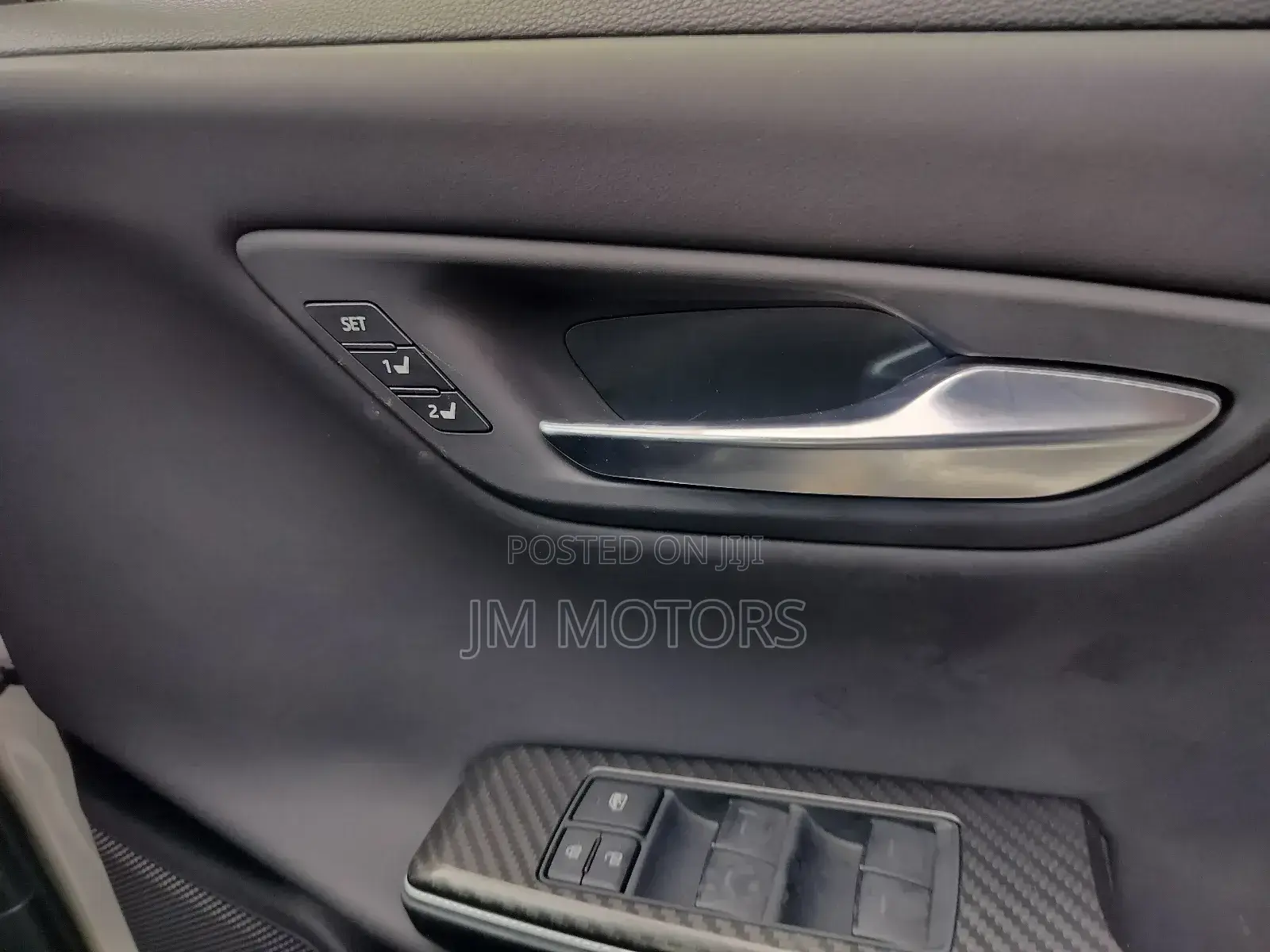 Toyota Crown 2018 Silver