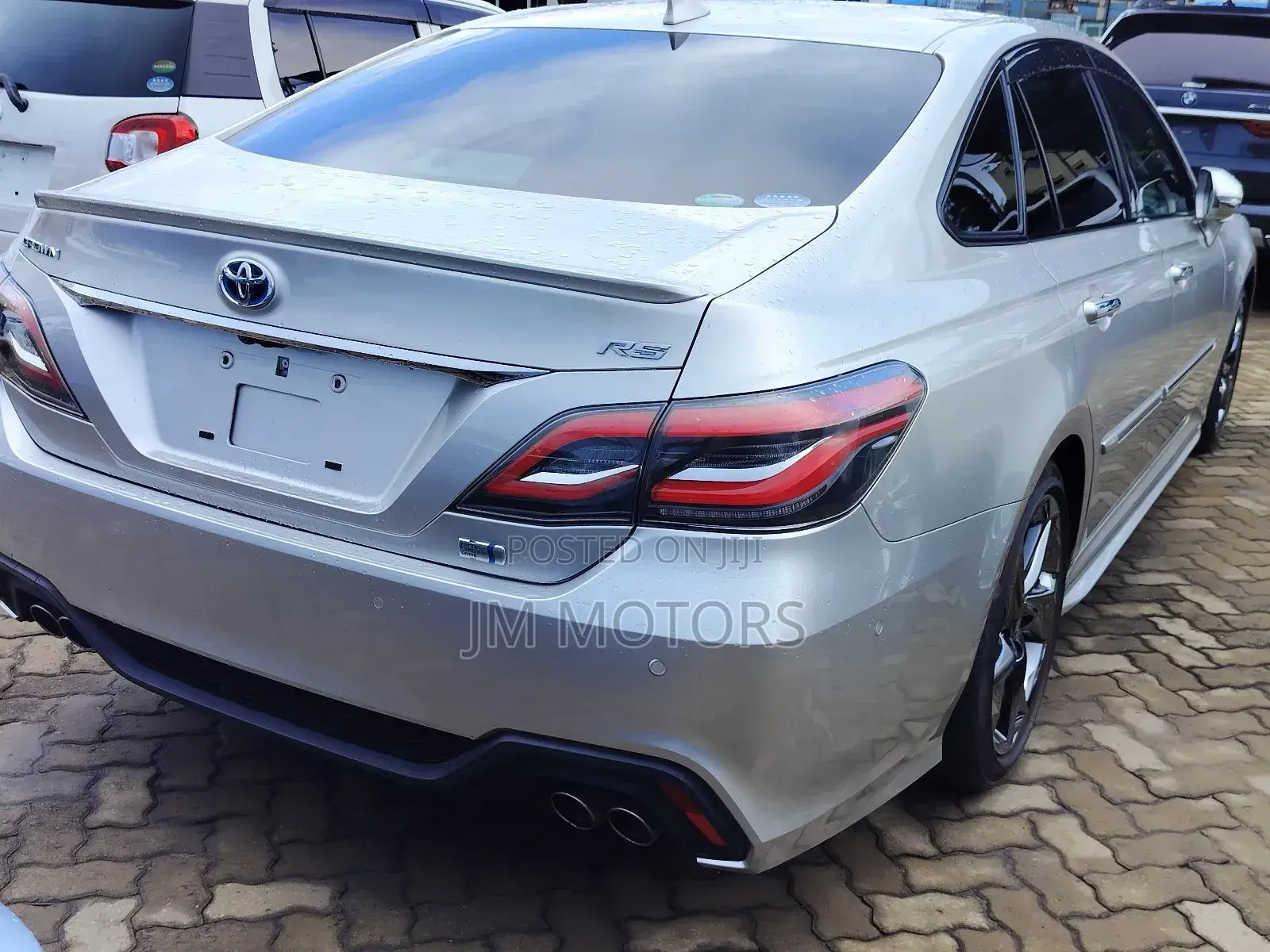 Toyota Crown 2018 Silver