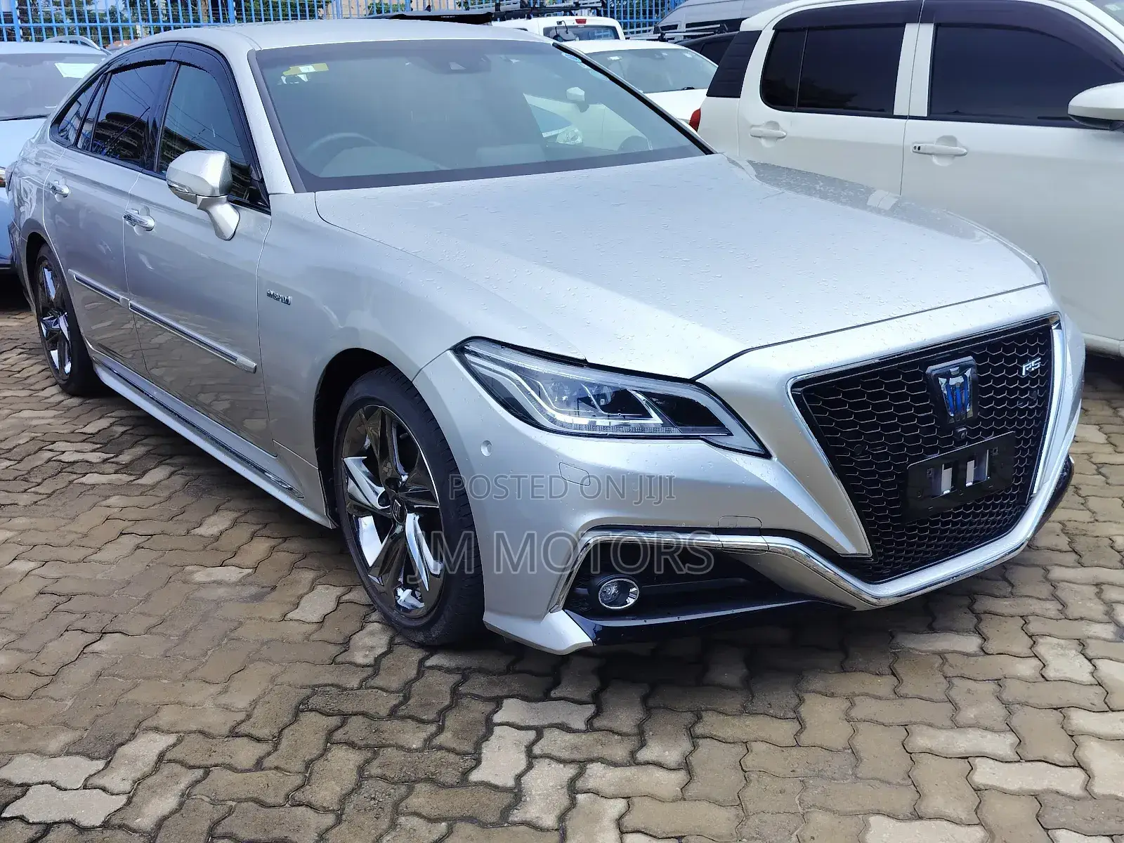 Toyota Crown 2018 Silver