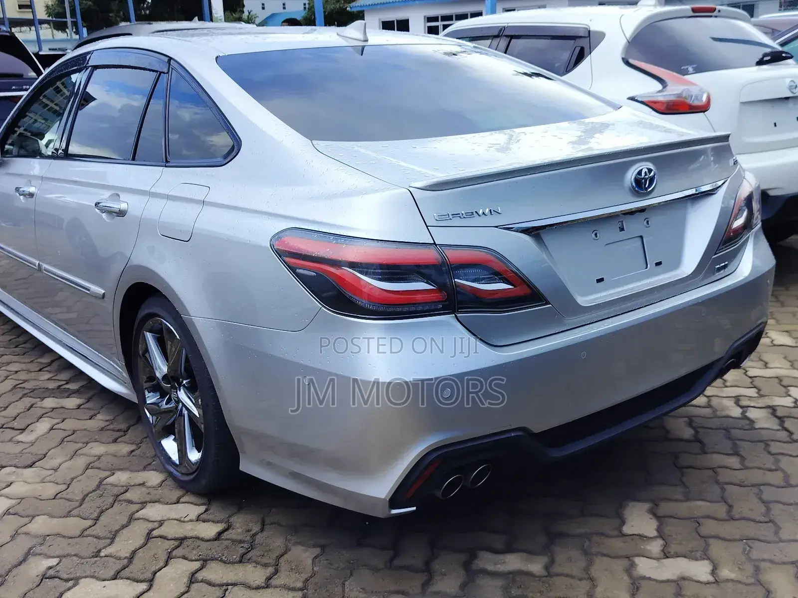 Toyota Crown 2018 Silver