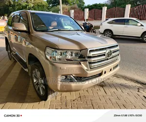 Toyota Land Cruiser 2018 Gold