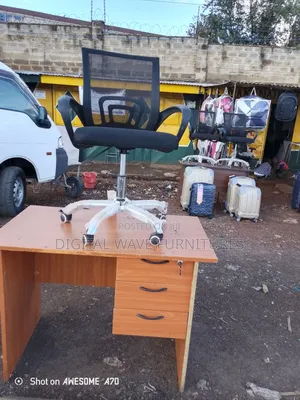 Smart Lockable Office Table